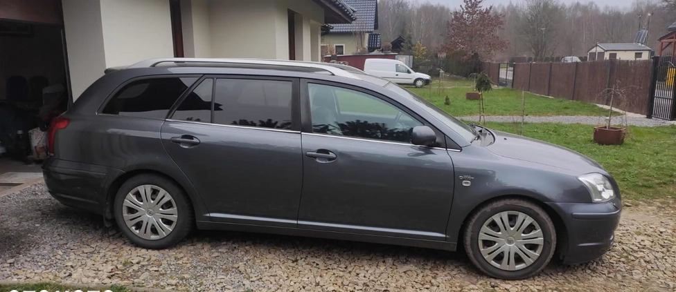 Toyota Avensis cena 9700 przebieg: 345000, rok produkcji 2005 z Rypin małe 11